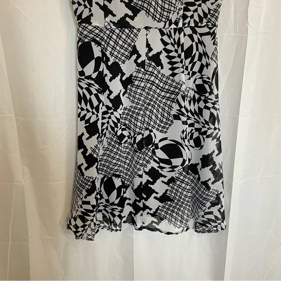 I LE Women’s Black White Patterned Sleeveless Fit Flare Dress Size 8 - Picture 5 of 12